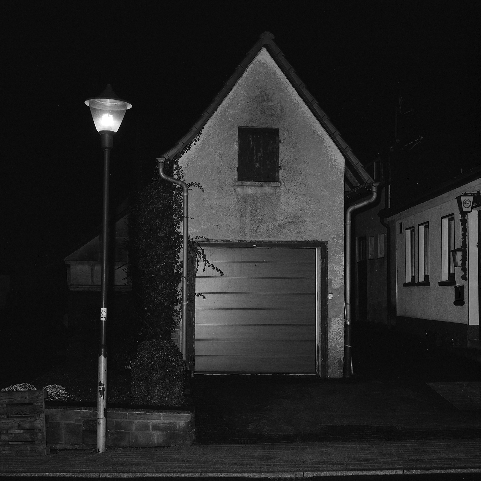 Weekend on Isle of Portland, Installation, Cement and iron, 2023