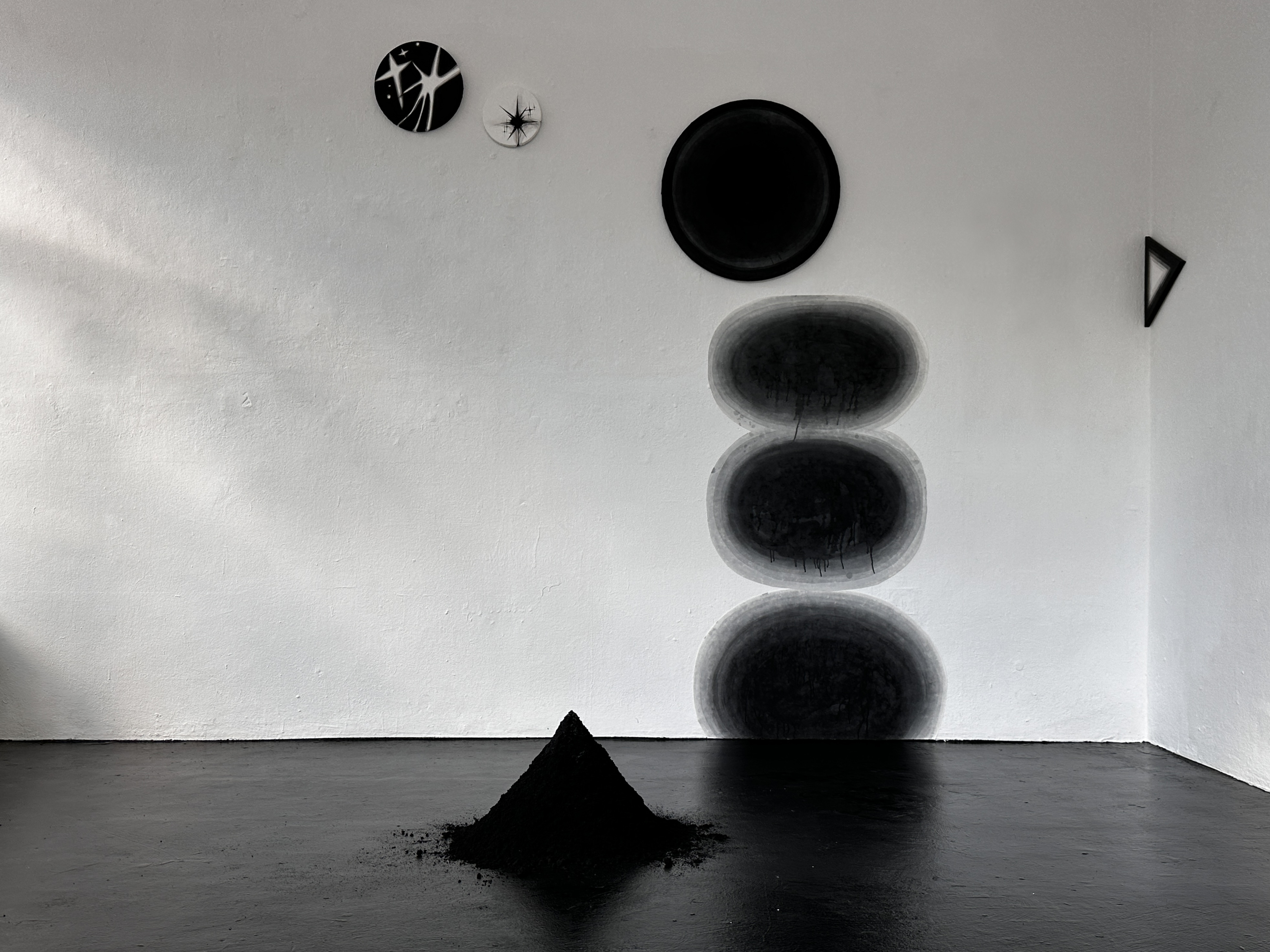 Weekend on Isle of Portland, Installation, Cement and iron, 2023