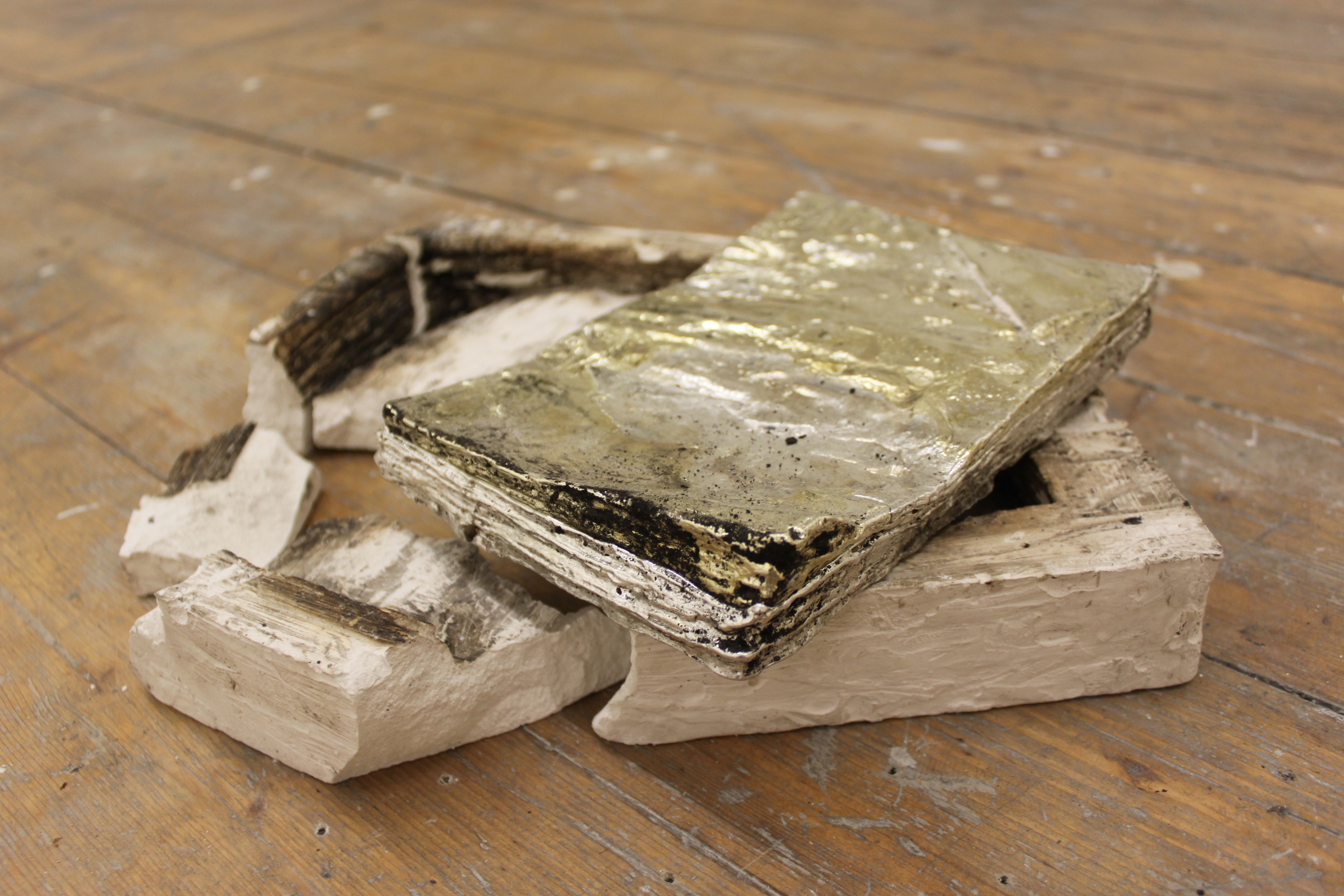 Weekend on Isle of Portland, Installation, Cement and iron, 2023