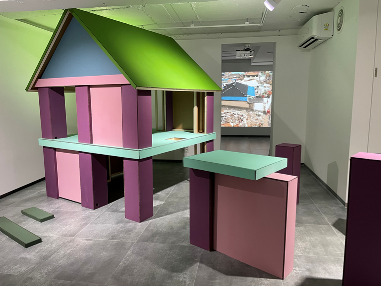Weekend on Isle of Portland, Installation, Cement and iron, 2023